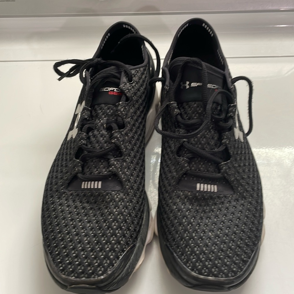 Mens Under Armor black Speedform Gemini shoes.